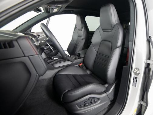 2026 Porsche Cayenne GTS