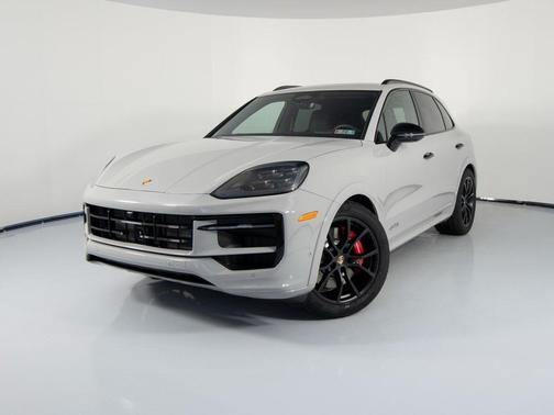 2026 Porsche Cayenne GTS