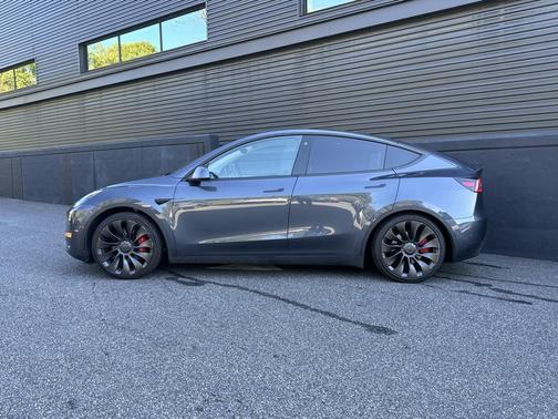 2023 Tesla Model Y Performance Dual Motor All-Wheel Drive