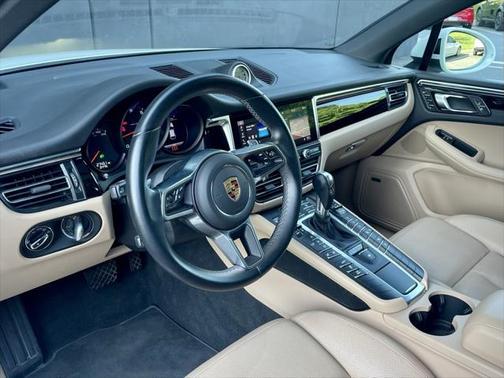 2021 Porsche Macan Base