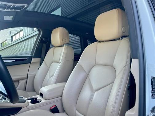 2021 Porsche Macan Base
