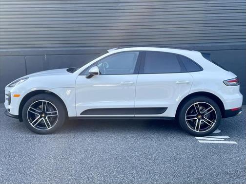 2021 Porsche Macan Base
