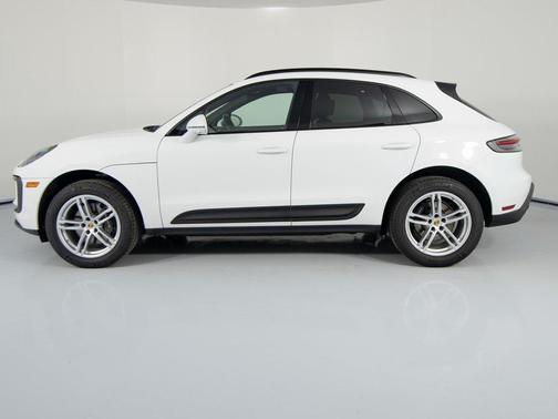 2025 Porsche Macan T