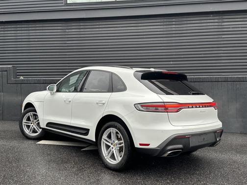 2025 Porsche Macan 