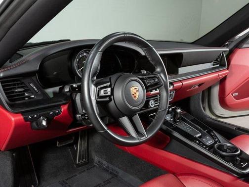 2023 Porsche 911 Carrera GTS