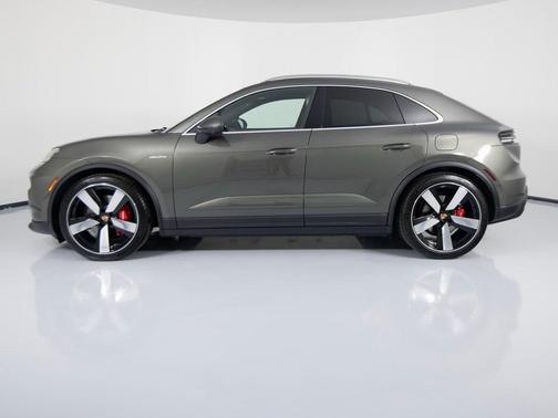 2025 Porsche Macan 4S