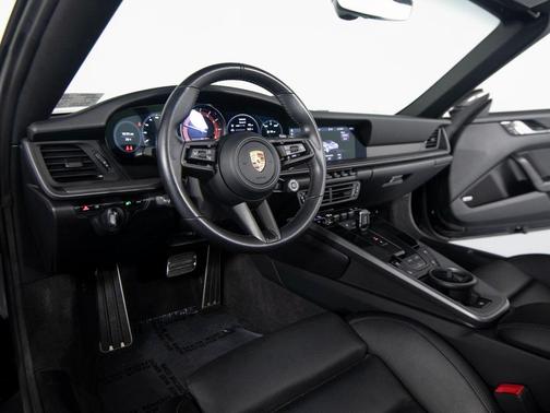 2021 Porsche 911 Carrera 4S Cabriolet