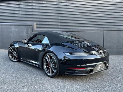 2021 Porsche 911 Carrera 4S Cabriolet