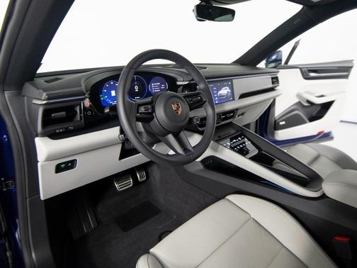 2025 Porsche Macan 4S