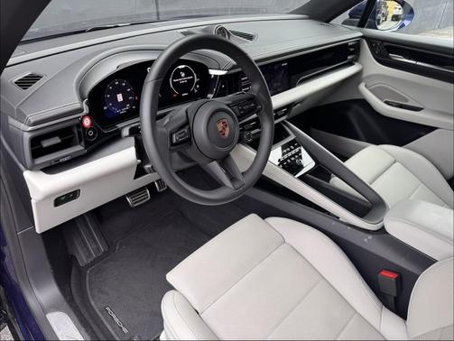 2025 Porsche Macan 4S