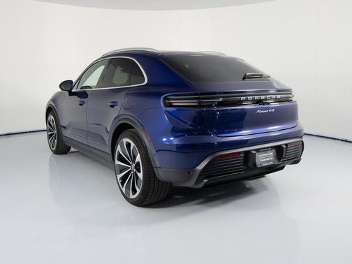 2025 Porsche Macan 4S