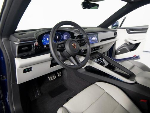 2025 Porsche Macan 4S
