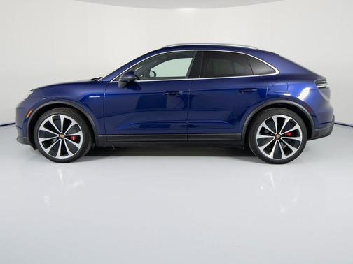 2025 Porsche Macan 4S