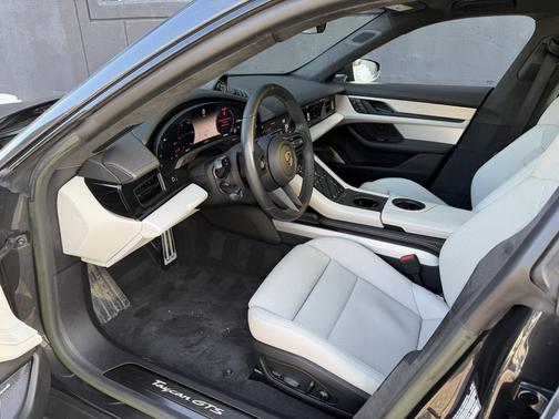 2023 Porsche Taycan GTS