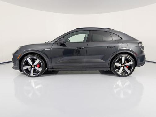 2025 Porsche Macan 4S