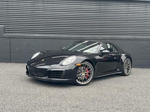 2017 Porsche 911 Carrera 4S Cabriolet