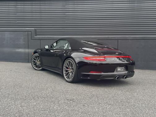 2017 Porsche 911 Carrera 4S Cabriolet