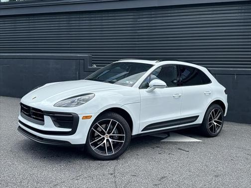 2025 Porsche Macan Base