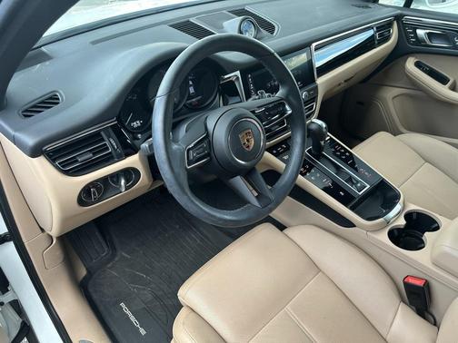 2023 Porsche Macan S