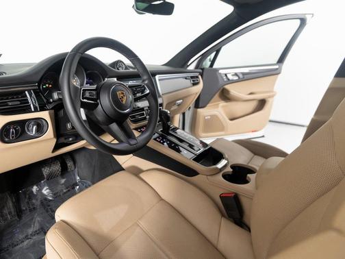 2023 Porsche Macan S