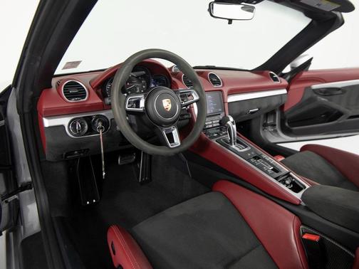 2023 Porsche 718 Spyder Base