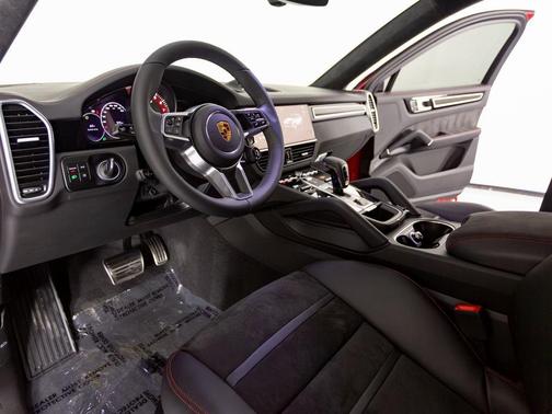 2023 Porsche Cayenne GTS