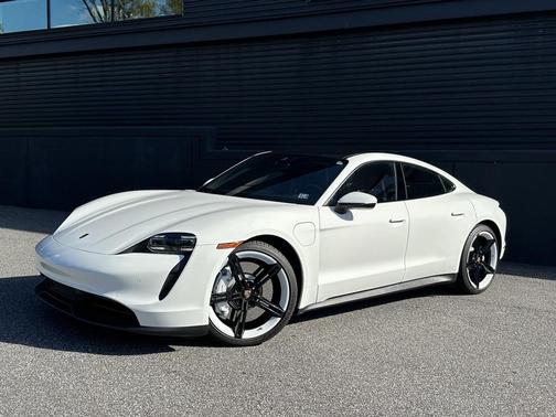 2022 Porsche Taycan 