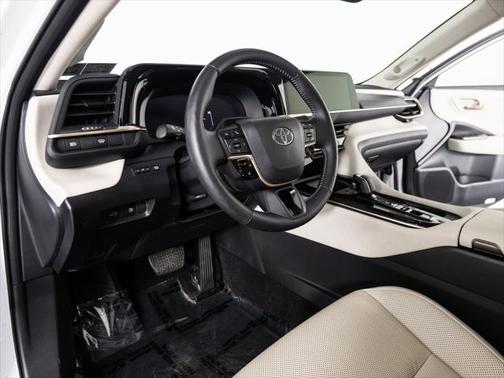 2024 Toyota Crown Limited