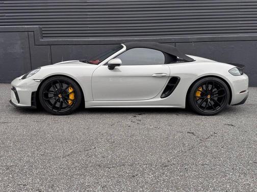 Chalk 2021 Porsche 718 Spyder