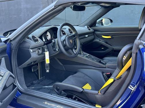 2025 Porsche 718 Spyder RS