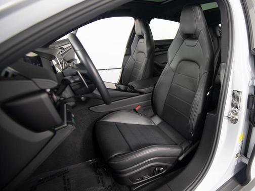 2025 Porsche Panamera 4