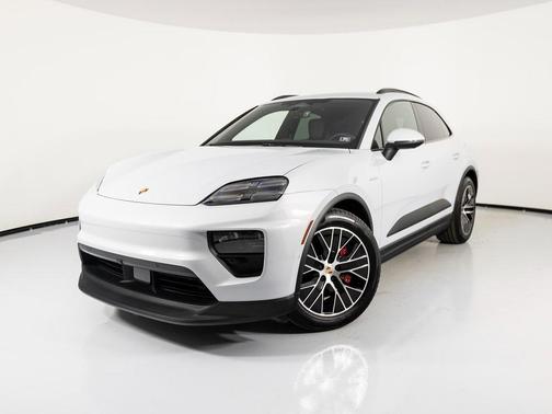 2025 Porsche Macan 4S