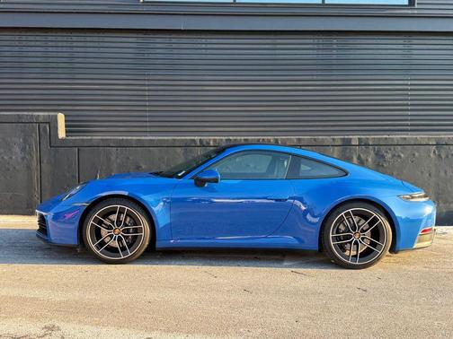 2025 Porsche 911 Carrera