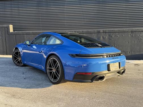 2025 Porsche 911 Carrera