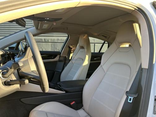 2025 Porsche Panamera 4