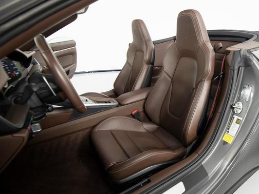 2023 Porsche 911 Carrera 4S Cabriolet