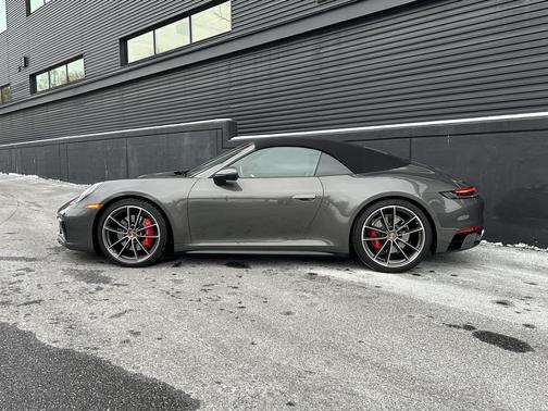 2023 Porsche 911 Carrera 4S Cabriolet