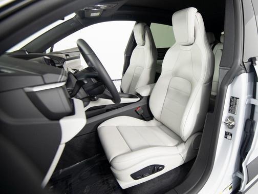 2026 Porsche Macan 4