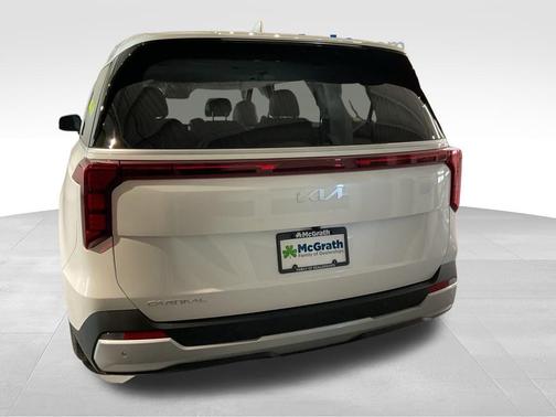 Snow White Pearl 2026 Kia Carnival LXS
