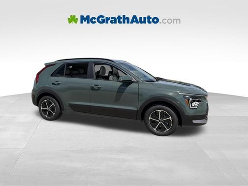 Cityscape Green 2026 Kia Niro EX