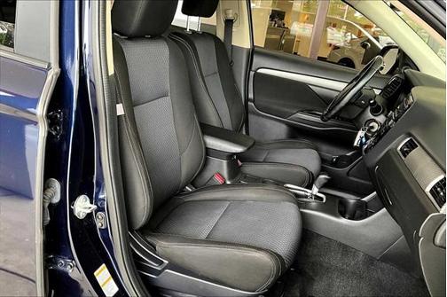 2016 Mitsubishi Outlander ES