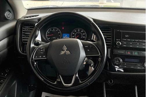 2016 Mitsubishi Outlander ES