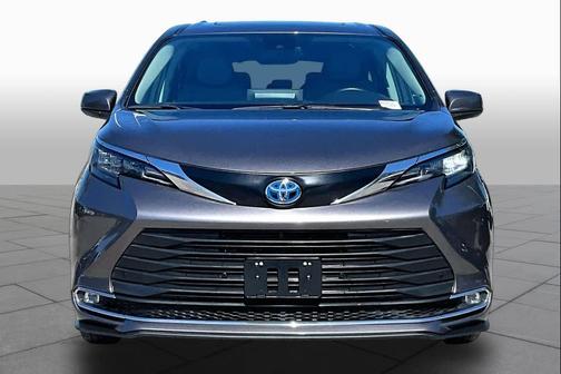 Predawn Gray Mica 2024 Toyota Sienna XLE