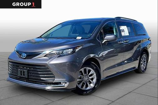 Predawn Gray Mica 2024 Toyota Sienna XLE
