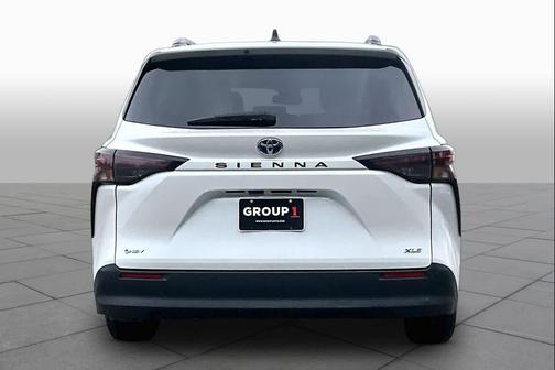 Wind Chill Pearl 2025 Toyota Sienna XLE