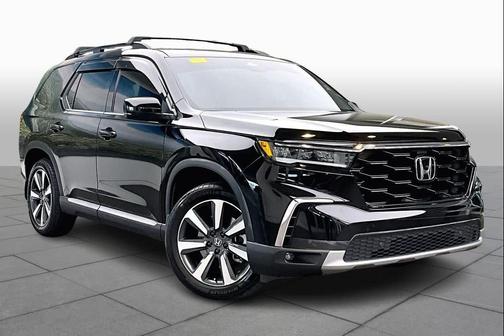 Crystal Black Pearl 2024 Honda Pilot Touring 8-Passenger