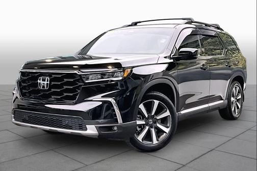 Crystal Black Pearl 2024 Honda Pilot Touring 8-Passenger
