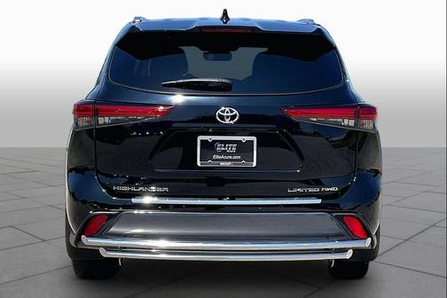 Midnight Black Metallic 2022 Toyota Highlander Limited