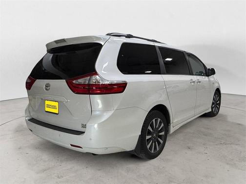 2019 Toyota Sienna XLE Premium