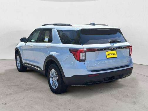 White Metallic 2025 Ford Explorer Active